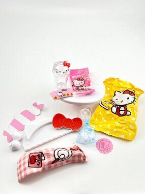 MGA Miniverse Make It Mini Food Hello Kitty Series 1 Fruit Boba Tea